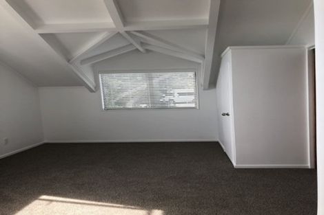 Photo of property in 18 Ngatira Road, Muriwai, Waimauku, 0881