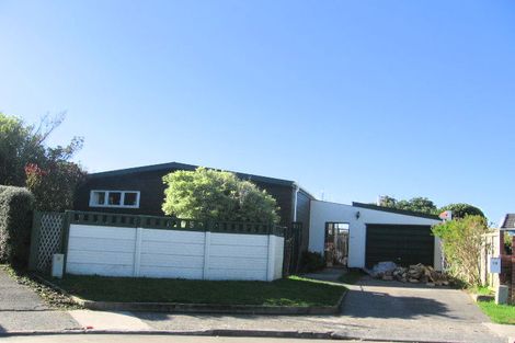 Photo of property in 18 Te Kiteroa Grove, Churton Park, Wellington, 6037