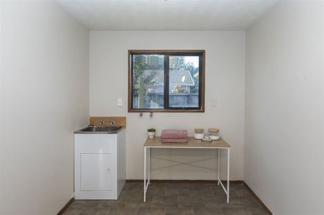 Photo of property in 11 Oakley Crescent, Hornby, Christchurch, 8042