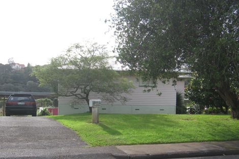 Photo of property in 10 Noall Street, Te Atatu Peninsula, Auckland, 0610