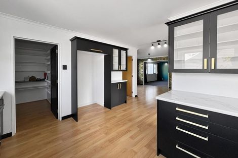 Photo of property in 1 Iwiroa Terrace, Durie Hill, Whanganui, 4500