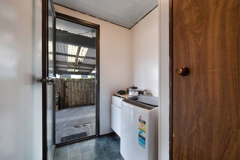 Photo of property in 1/88 Parrs Cross Road, Henderson, Auckland, 0612