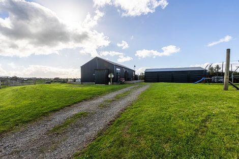 Photo of property in 237 Croydon Road, Midhirst, Stratford, 4394