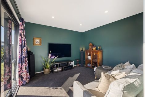 Photo of property in 11 Hoffman Street, Marshland, Christchurch, 8083