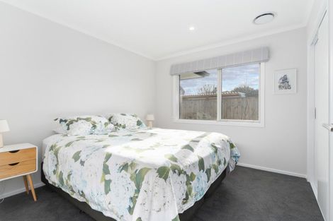 Photo of property in 2 Van Baarle Close, Carterton, 5713