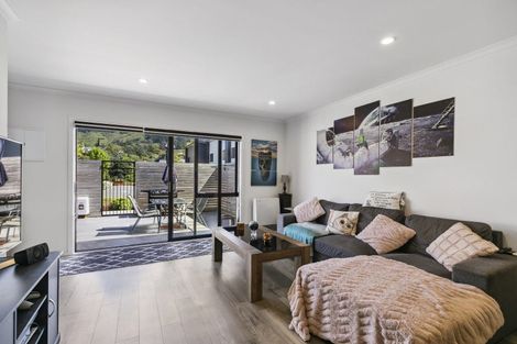 Photo of property in 9u6 Surrey Street, Tawa, Wellington, 5028