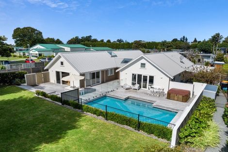 Photo of property in 60r Carmichael Road, Bethlehem, Tauranga, 3110