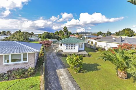 Photo of property in 21 Hill Crescent, Papakura, 2110