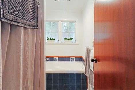 Photo of property in 17 Holmes Grove, Naenae, Lower Hutt, 5011