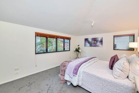 Photo of property in 2/12 Philip Place, Hillcrest, Auckland, 0627