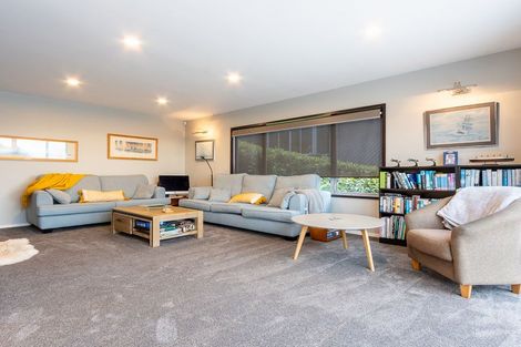 Photo of property in 48 Kotare Street, Waikanae, 5036