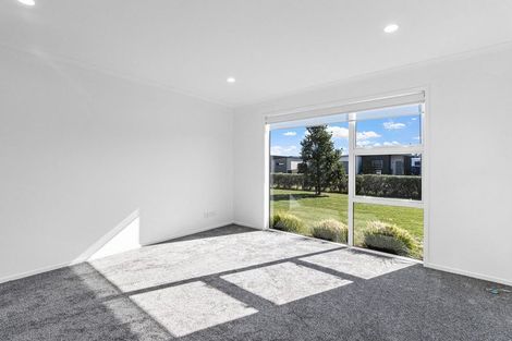 Photo of property in 10 Wentworth Lane, Waiwhakaiho, New Plymouth, 4312