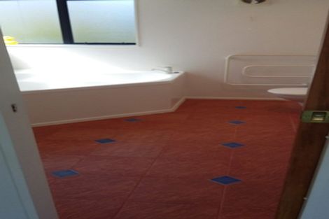 Photo of property in 52 Molyneux Close, Whitby, Porirua, 5024