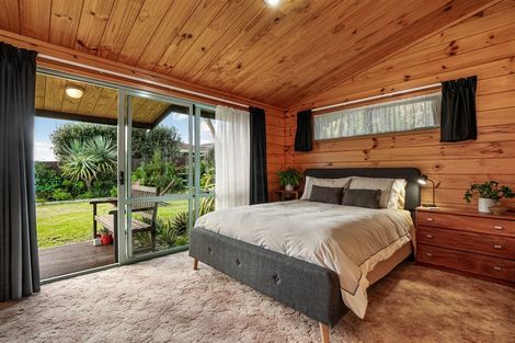 Photo of property in 2/111 Beach Road, Castor Bay, Auckland, 0620