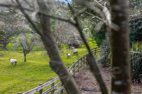 Photo of property in 25 Hawkes Access Road, Waitoki, Silverdale, 0994