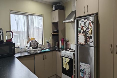 Photo of property in 19 Hercules Drive, Henderson, Auckland, 0612