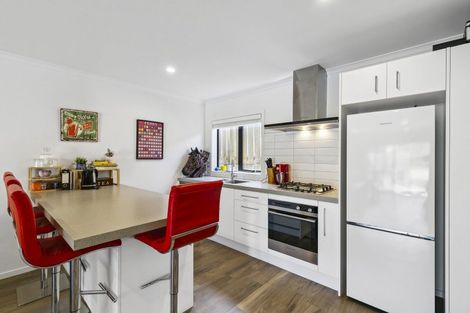 Photo of property in 9u6 Surrey Street, Tawa, Wellington, 5028