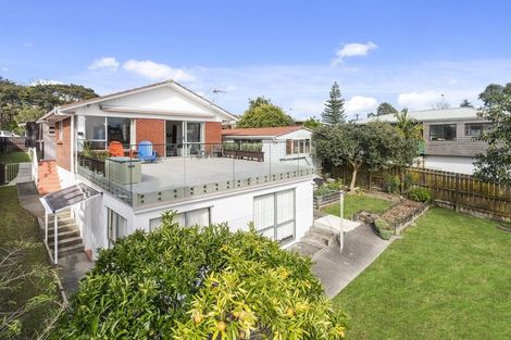 Photo of property in 132 Colwill Road, Massey, Auckland, 0614
