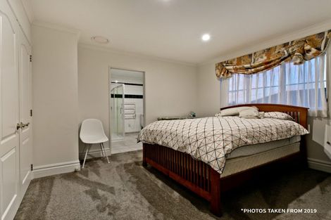 Photo of property in 18 Mansion Court, West Harbour, Auckland, 0618