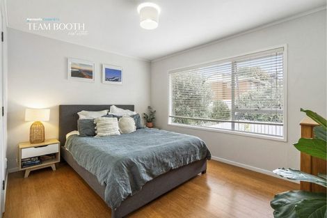 Photo of property in 3a/2 Kirrie Avenue, Te Atatu South, Auckland, 0610