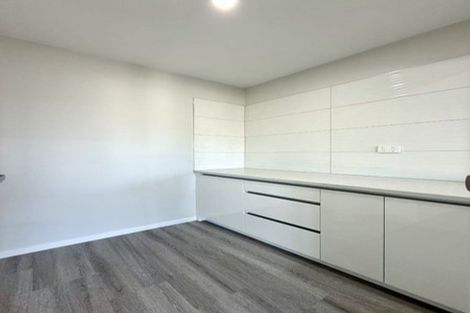 Photo of property in 4 Tawapou Close, Massey, Auckland, 0614
