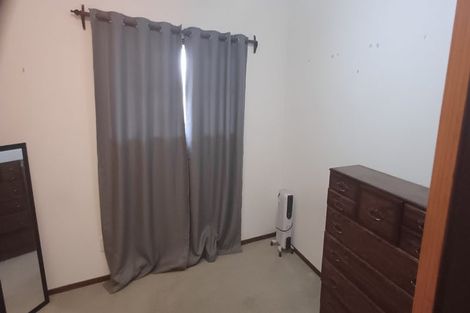 Photo of property in 37 Dominica Crescent, Grenada Village, Wellington, 6037