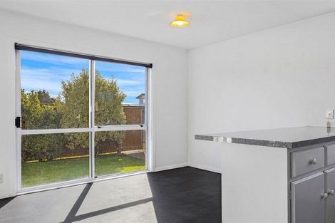 Photo of property in 37 Queenspark Drive, Parklands, Christchurch, 8083