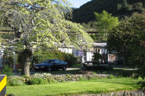 Photo of property in 2a/3 Canterbury Street, Picton, 7220