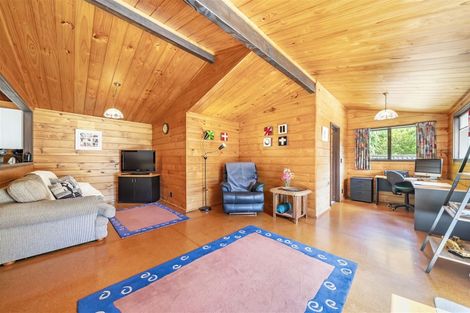 Photo of property in 135 Plateau Road, Te Marua, Upper Hutt, 5018
