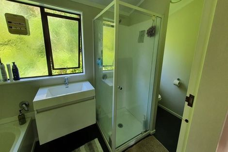 Photo of property in 34 Pekanga Road, Normandale, Lower Hutt, 5010