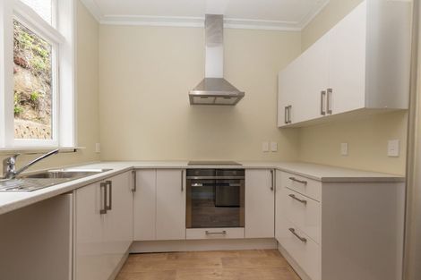 Photo of property in 14 Sugarloaf Road, Brooklyn, Wellington, 6021