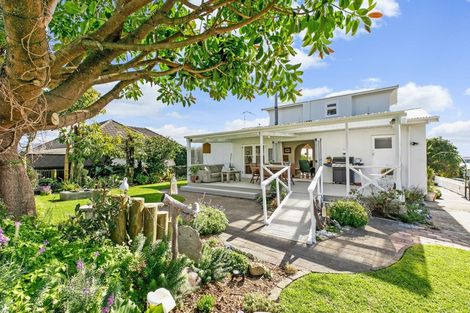 Photo of property in 30 Queen Street, Te Puke, 3119