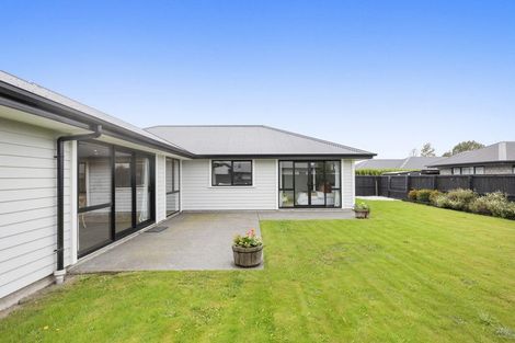 Photo of property in 11 Saint James Place, Rangiora, 7400