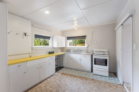 Photo of property in 16 Arthur Street, Waikawa Beach, Levin, 5573