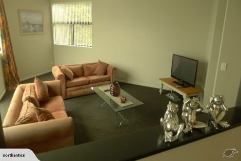 Photo of property in 86 Wade River Road, Stanmore Bay, Whangaparaoa, 0932