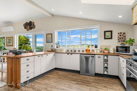 Photo of property in 17 Oparakau Road, Matakohe, 0594