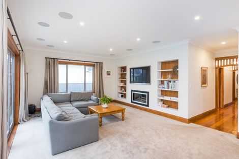Photo of property in 31 Manapouri Crescent, Hokowhitu, Palmerston North, 4410