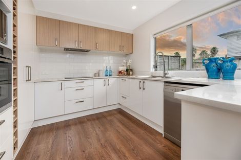 Photo of property in 8b Greenberry Drive, Ranui, Auckland, 0612