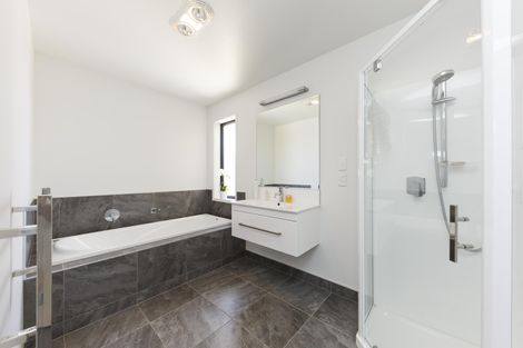 Photo of property in 24 Macdonald Heights, Feilding, 4702
