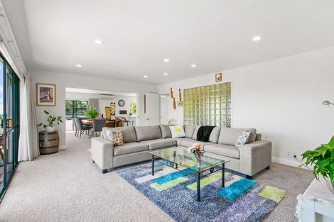 Photo of property in 117 Mangorei Road, Merrilands, New Plymouth, 4312