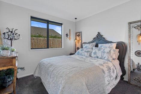 Photo of property in 6 Charlotte Drive, Omokoroa, 3114