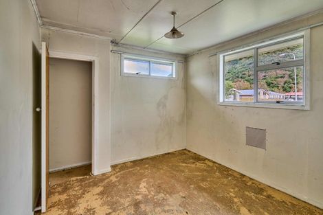 Photo of property in 6 Orewa Grove, Wainuiomata, Lower Hutt, 5014