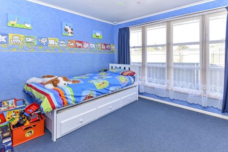 Photo of property in 21 Hill Crescent, Papakura, 2110