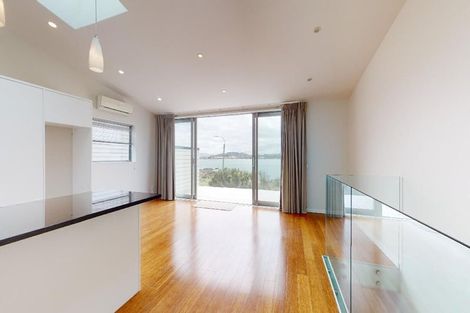 Photo of property in 352 Queens Drive, Lyall Bay, Wellington, 6022