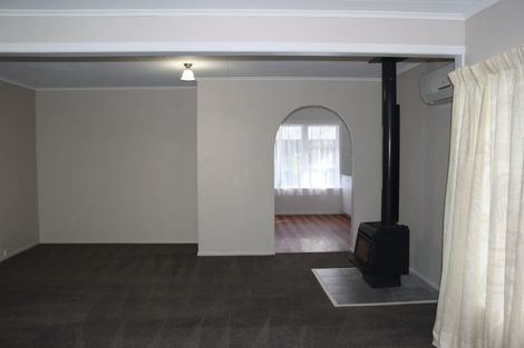 Photo of property in 13 Surrey Street, Manurewa, Auckland, 2102