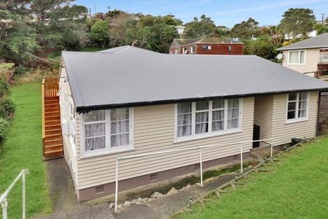Photo of property in 41 Lyndfield Lane, Newlands, Wellington, 6037