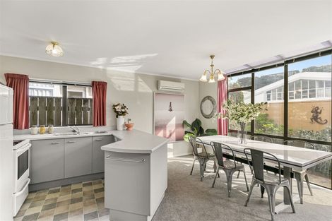 Photo of property in 4 Macalister Place, Miramar, Wellington, 6022