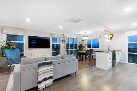 Photo of property in 11 Rotorua Grove, Aotea, Porirua, 5024
