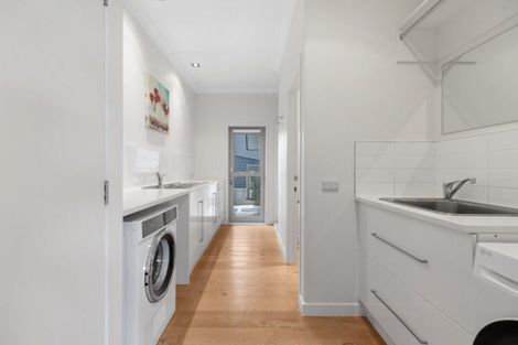 Photo of property in 22 Estuary View Road, Welcome Bay, Tauranga, 3112