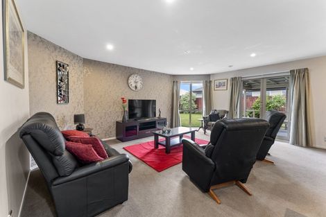 Photo of property in 13 Maple Place, Rangiora, 7400